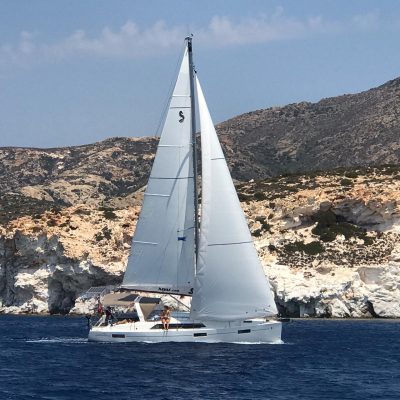 Alquiler-barcos-Grecia-velero-catamaran-vacacioines